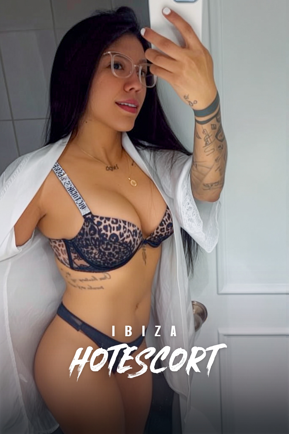 Book Lorena for top service as a petite Ibiza escort